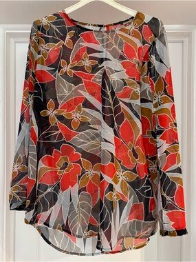 RW&Co | Semi-Sheer Floral Blouse